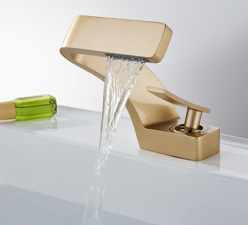 Modern Curved Faucet